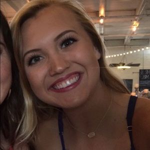 Meet your Posher, Leah